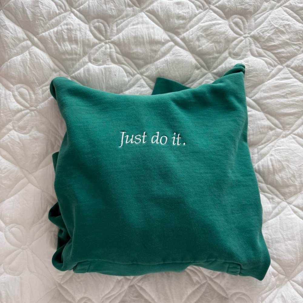 green nike hoodie - Picture 7 of 7